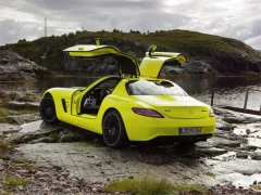 Juego Mercedes-Benz SLS E-Cell Puzzle en línea