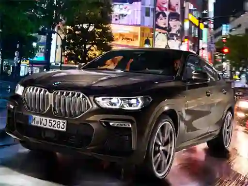 Juego BMW X6 M50I en línea
