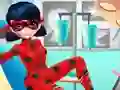Juego Dotted Girl Ambulance For Superhero en línea