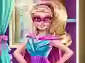 Juego Superhero Doll Closet en línea