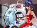 Juego LadyBug Washing Costumes en línea