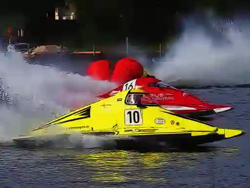 Juego Motor Racing Boat en línea