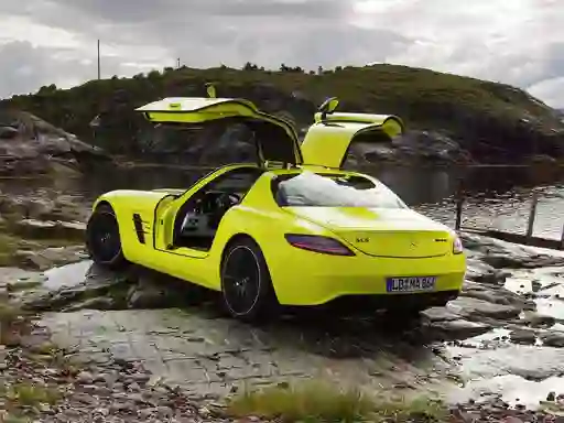 Juego Mercedes-Benz SLS E-Cell Puzzle en línea