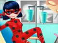 Juego Ambulancia de niña punteada para superhéroe  en línea