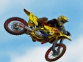 Juego Rompecabezas de saltos de motocross loco  en línea