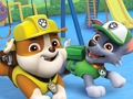 Juego Patrulla Canina: Construyendo un patio de juegos para los cachorros  en línea