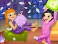 Juego Loca pelea de almohadas en una fiesta de pijamas  en línea