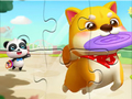 Juego Rompecabezas: El pequeño panda juega con su mascota  en línea
